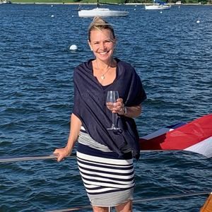 Meet your Posher, Caroline